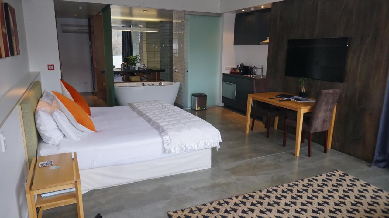 The Arrow Hotel Арроутаун Екстер'єр фото